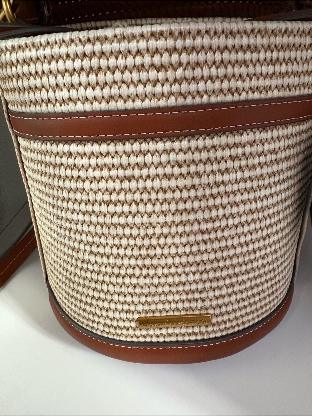 House of Harlow 1960 Cream Woven Bucket Bag with Tan Trim - Picture 2 of 5